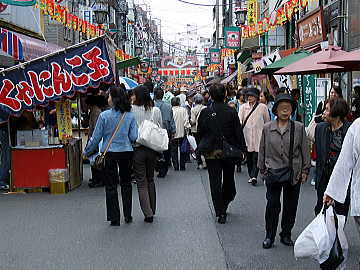 縁日の商店街