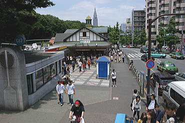 JR原宿駅表参道口