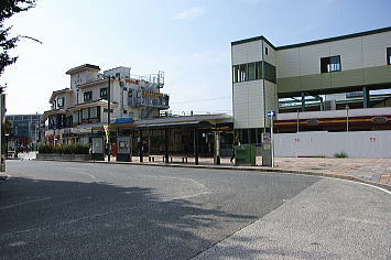 向ヶ丘遊園駅前