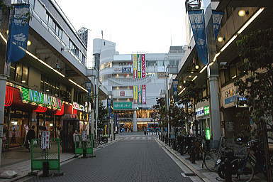 京急久里浜駅前