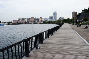 横須賀港とヴェルニー公園