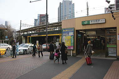 JR飯田橋駅東口