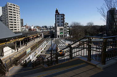 三鷹駅前