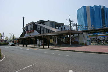 北鴻巣駅前