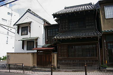 伊勢屋質店