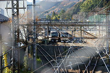 青梅駅ホームを望む