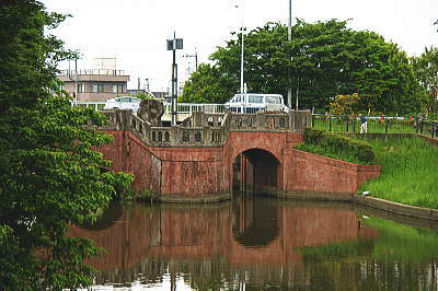 閘門橋（こうもんばし）