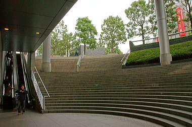 田園都市線用賀駅北口