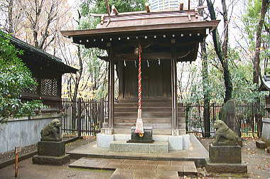 熊野神社末社の大鳥三社