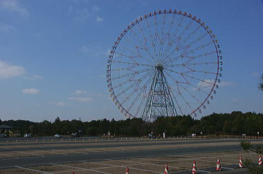 公園内の観覧車