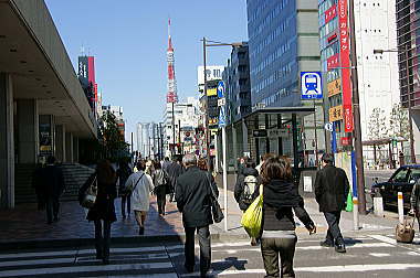 正面には東京タワーが