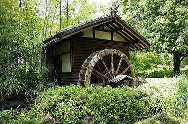 小川の水車小屋