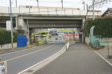 大町駅前に到着