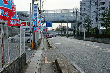 県道を進む