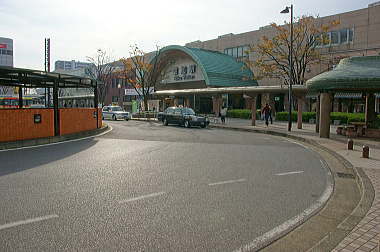 草加駅前ロータリー