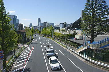 通り沿いには代々木競技場