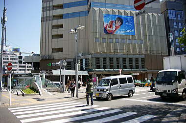 １１：００　恵比寿駅前