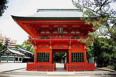 穴八幡宮　随神門