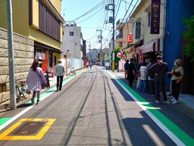 飲食店には行列が