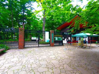 神代植物公園 深大寺門