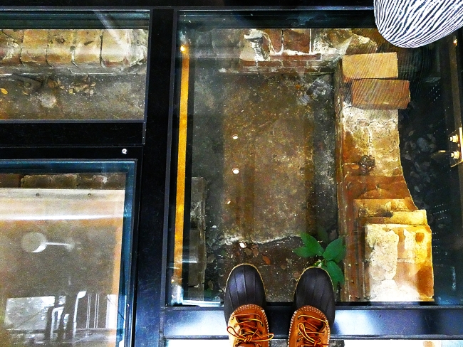 足元には温室遺構が